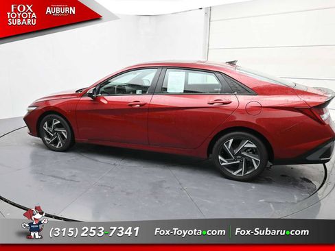 Used 2025 Hyundai Elantra SEL image 15