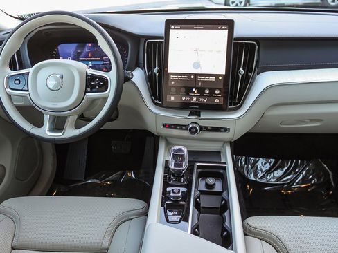 New 2026 Volvo XC60 B5 Ultra w/ Climate Package PRO image 15