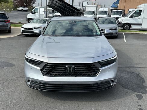 Used 2025 Honda Accord EX-L image 3