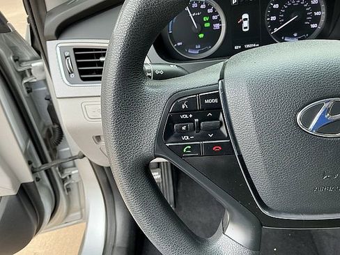 Used 2017 Hyundai Sonata SE FWD image 19