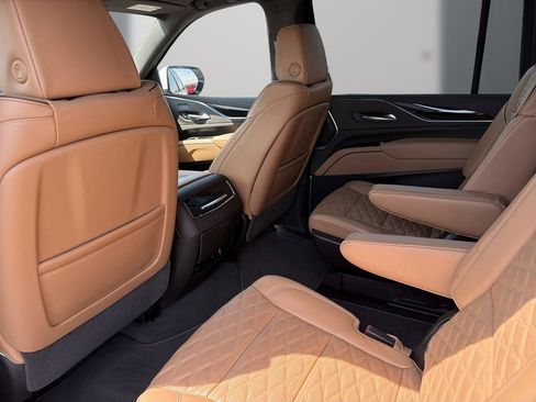 Used 2023 Cadillac Escalade ESV Premium Luxury w/ Performance Package AWD/4WD image 14