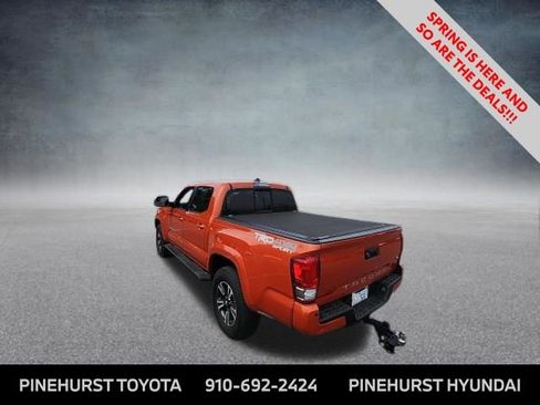 Used 2016 Toyota Tacoma TRD Sport w/ Premium & Technology Package image 11