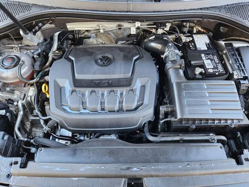 Used 2024 Volkswagen Tiguan SE image 17