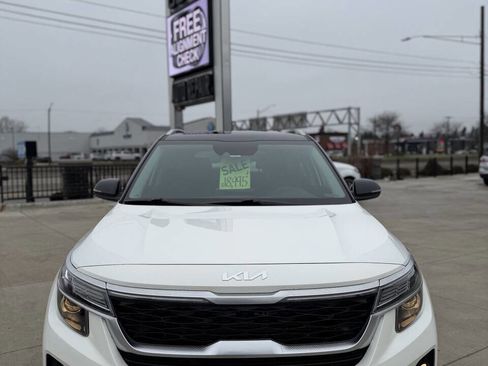 Used 2023 Kia Seltos S image 2