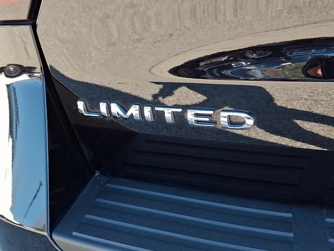 Certified 2024 Ford Expedition Limited image 36