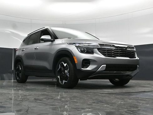 Used 2025 Kia Seltos S FWD image 58
