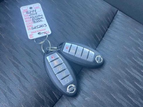 Used 2018 Nissan Rogue SV image 17
