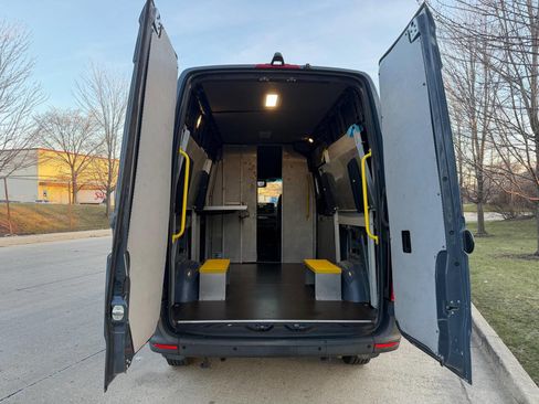 Used 2019 Mercedes-Benz Sprinter 144 image 17