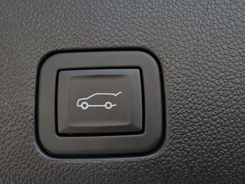 Used 2024 Chevrolet Tahoe High Country AWD/4WD image 44