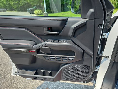 Certified 2025 Toyota Tacoma TRD Pro AWD/4WD image 28