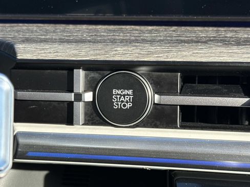 Used 2024 Hyundai Santa Fe Limited image 14