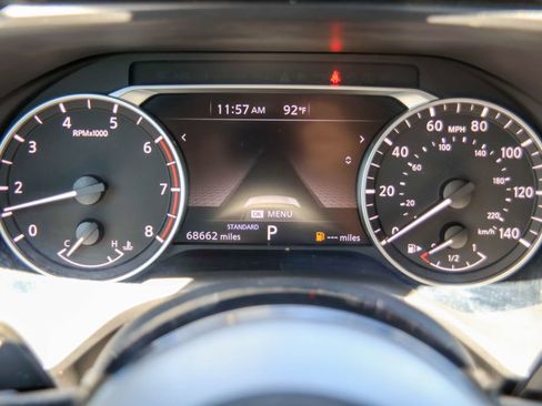 Used 2023 Nissan Rogue SV w/ SV Premium B Package FWD image 12