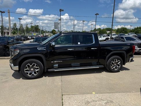 Used 2023 GMC Sierra 1500 SLT w/ SLT Convenience Package AWD/4WD image 10