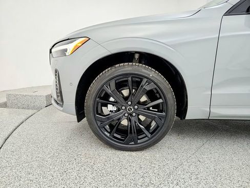 New 2026 Volvo XC60 B5 Ultra w/ Climate Package image 25