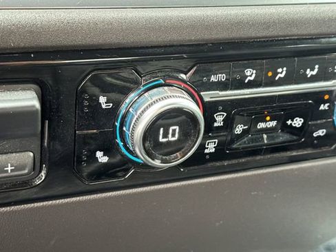 Used 2025 GMC Sierra 1500 SLT image 29