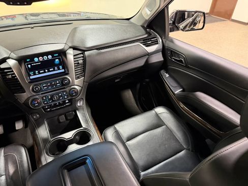 Used 2018 Chevrolet Suburban LT AWD/4WD image 56