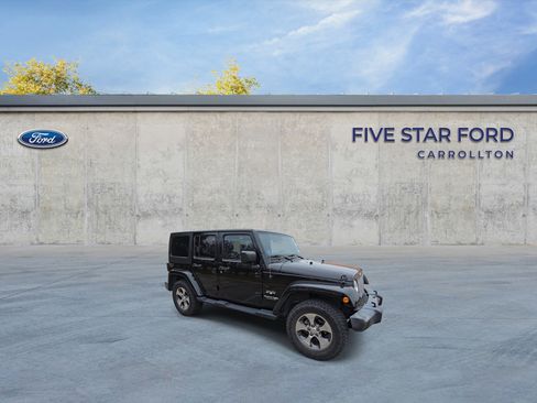 Used 2018 Jeep Wrangler Unlimited Sahara image 2