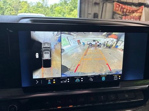 Used 2023 Chevrolet Silverado 1500 LTZ w/ LTZ Convenience Package II AWD/4WD image 14