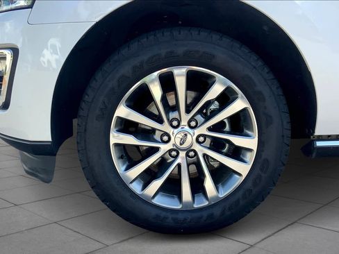 Used 2018 Ford Expedition Max Limited w/ Equipment Group 301A image 10