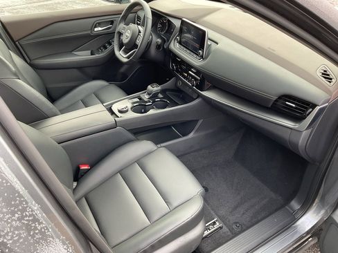 Used 2023 Nissan Rogue SV w/ SV Premium Package image 19