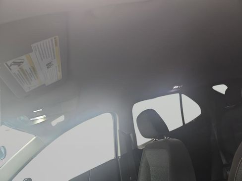 Used 2023 Chevrolet Equinox LT image 28