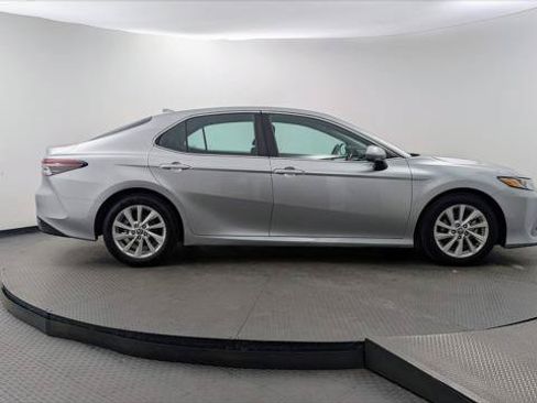 Used 2024 Toyota Camry LE FWD image 9