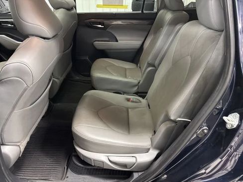 Used 2021 Toyota Highlander Platinum AWD/4WD image 31