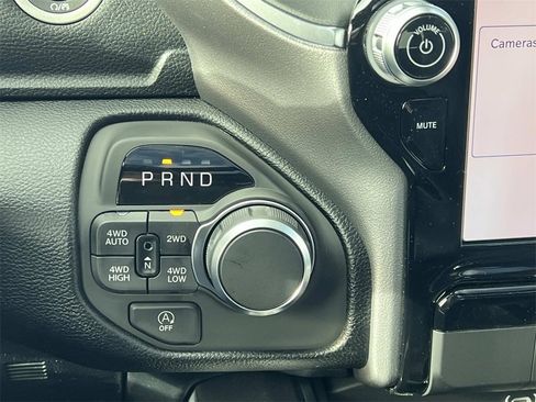 New 2026 RAM 1500 4x4 Crew Cab image 17