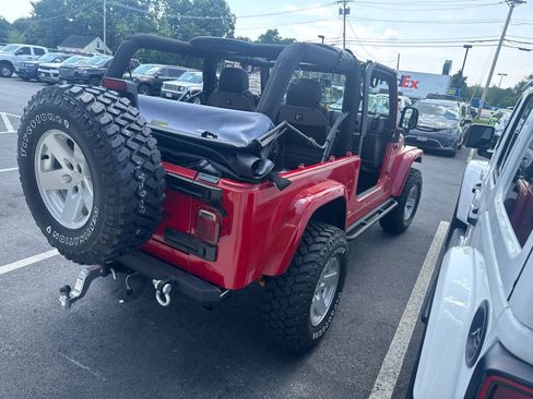 Used 2004 Jeep Wrangler 4WD image 2