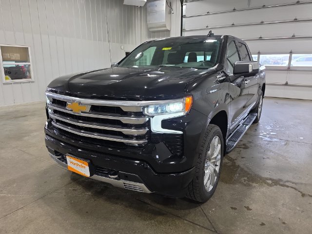 Used 2024 Chevrolet Silverado 1500 High Country w/ High Country Premium Package AWD/4WD image 4