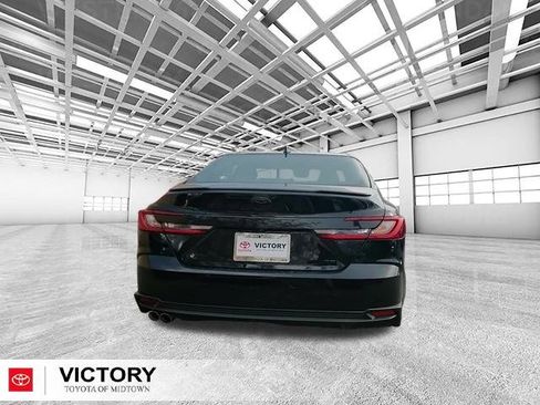 Used 2026 Toyota Camry SE image 4