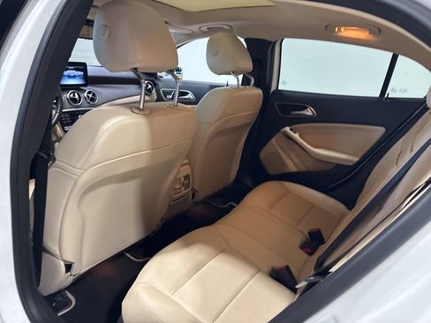 Used 2020 Mercedes-Benz GLA 250 4MATIC image 32