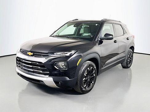 Used 2021 Chevrolet TrailBlazer LT w/ Premium Seating Package image 3