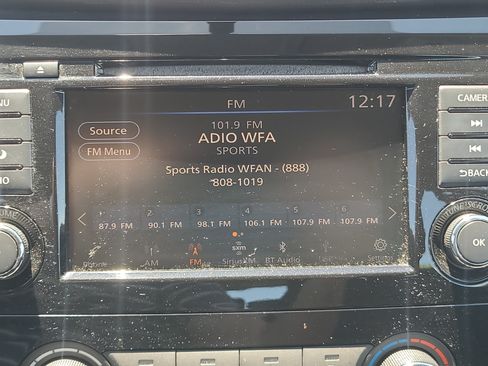 Used 2018 Nissan Rogue S AWD/4WD image 26