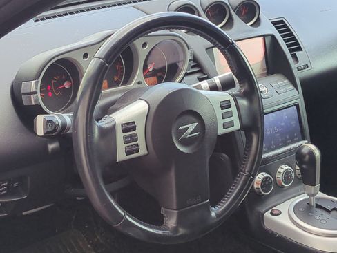 Used 2006 Nissan 350Z Grand Touring RWD image 18