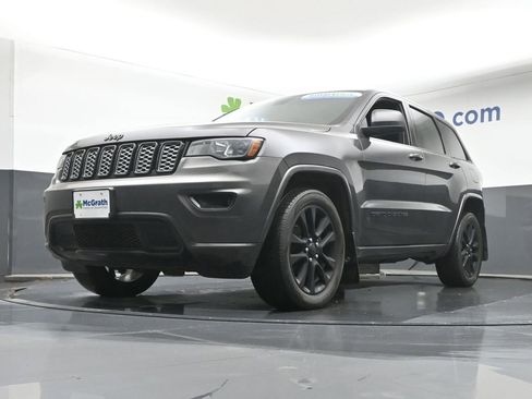 Used 2018 Jeep Grand Cherokee Altitude image 6