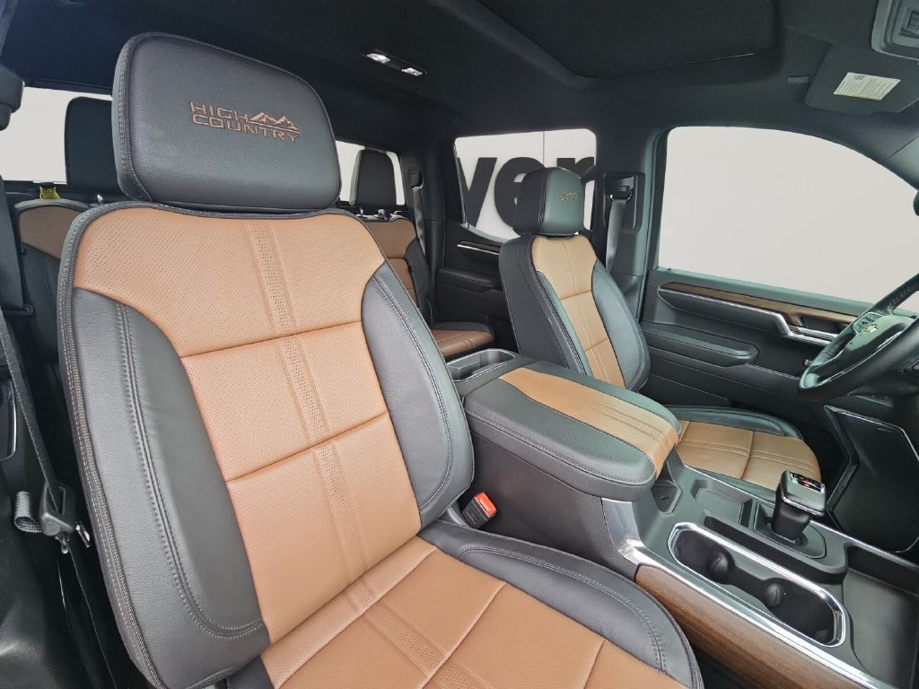 Certified 2025 Chevrolet Silverado 1500 High Country w/ High Country Premium Package AWD/4WD image 16
