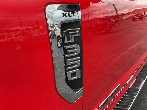 Used 2017 Ford F350 XLT w/ XLT Premium Package AWD/4WD image 54