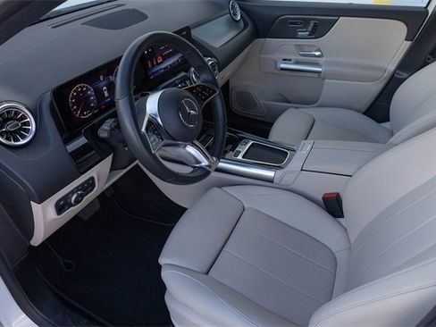 Certified 2025 Mercedes-Benz GLA 250 4MATIC image 2