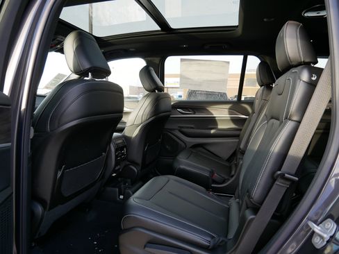 New 2025 Jeep Grand Cherokee L Limited w/ Trailer Tow Package image 7