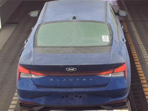 Used 2023 Hyundai Elantra SEL w/ Convenience Package image 5