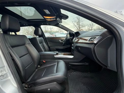 Used 2016 Mercedes-Benz E 350 4MATIC Wagon w/ Premium Package image 41