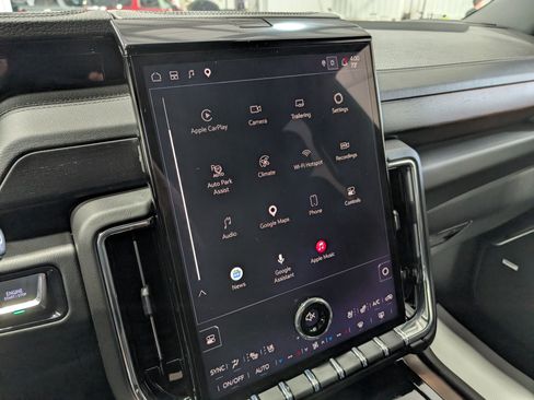 Used 2026 GMC Yukon Denali AWD/4WD image 26
