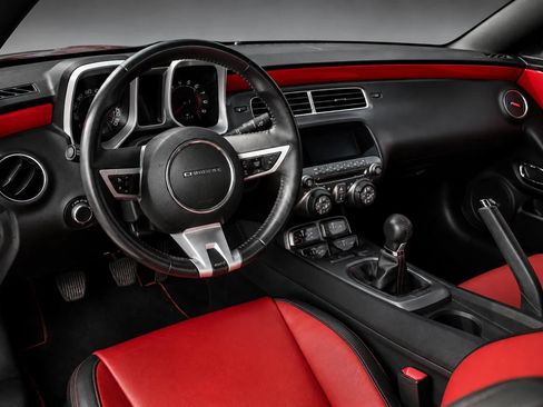 Used 2010 Chevrolet Camaro SS w/ LPO, Ground Effects Package RWD image 11