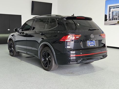 Certified 2024 Volkswagen Tiguan SE R-Line w/ MDO Package, Three-Row FWD image 6