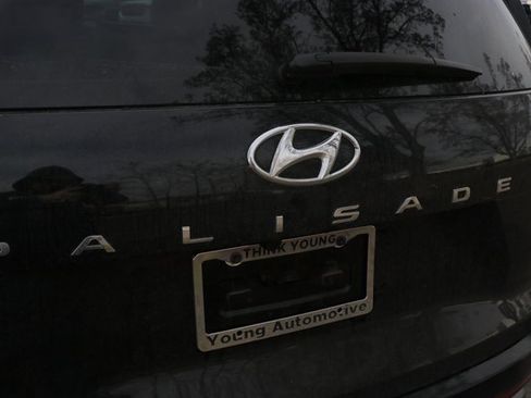 Used 2023 Hyundai Palisade Limited image 6