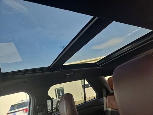 Used 2023 Ford Explorer Platinum w/ Technology Package image 23