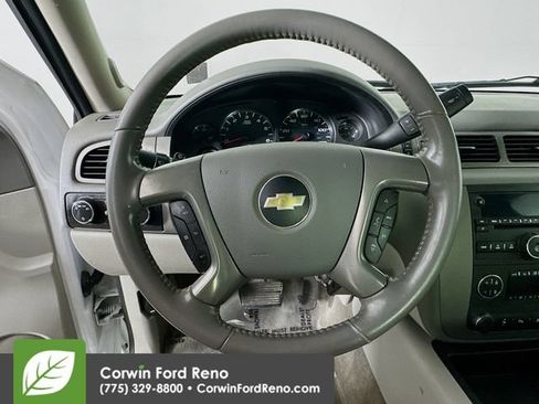 Used 2011 Chevrolet Avalanche LT w/ Suspension Package, Off-Road AWD/4WD image 11
