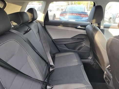 Used 2024 Volkswagen Taos SE FWD image 31