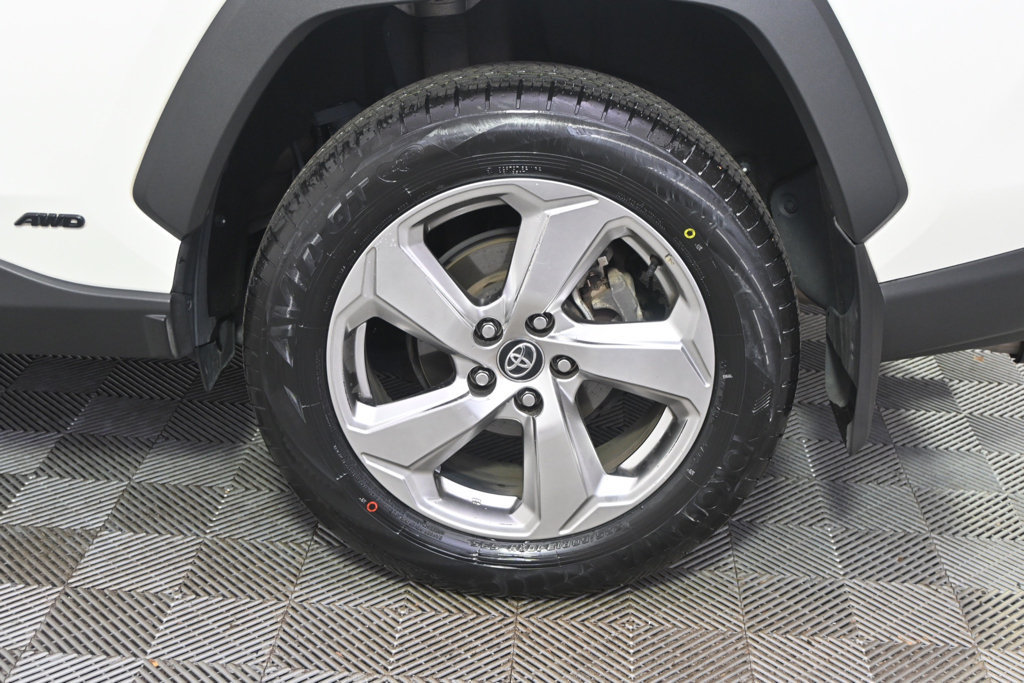 Used 2021 Toyota RAV4 Limited AWD/4WD image 20